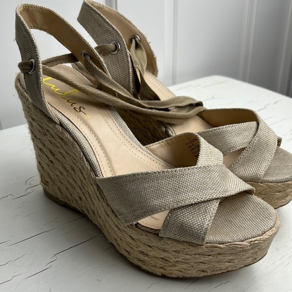 LULU'S wedge shoe Size 8 espadrilles